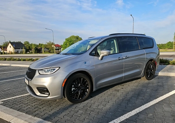 Chrysler Pacifica cena 186000 przebieg: 32000, rok produkcji 2021 z Wołomin małe 352